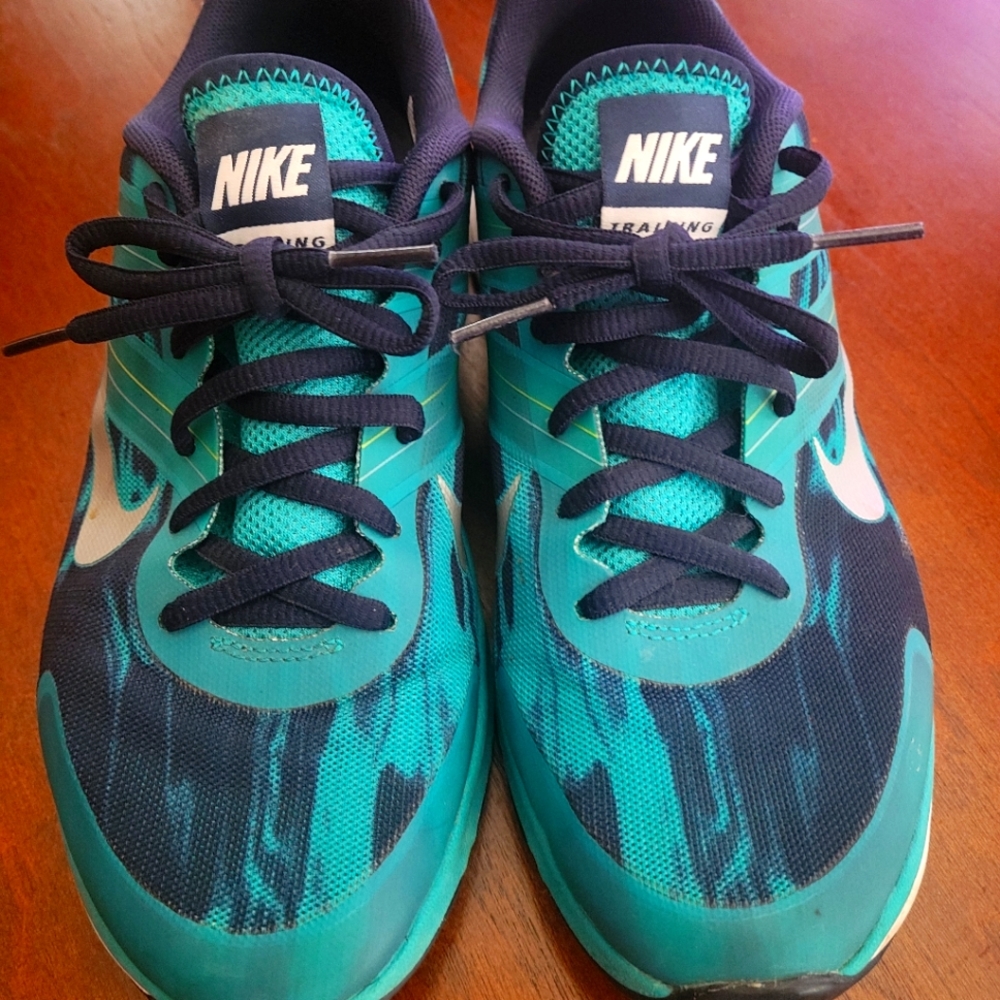 Women's nike size 6.5 flywire .  Great condition.  Hardly worn.